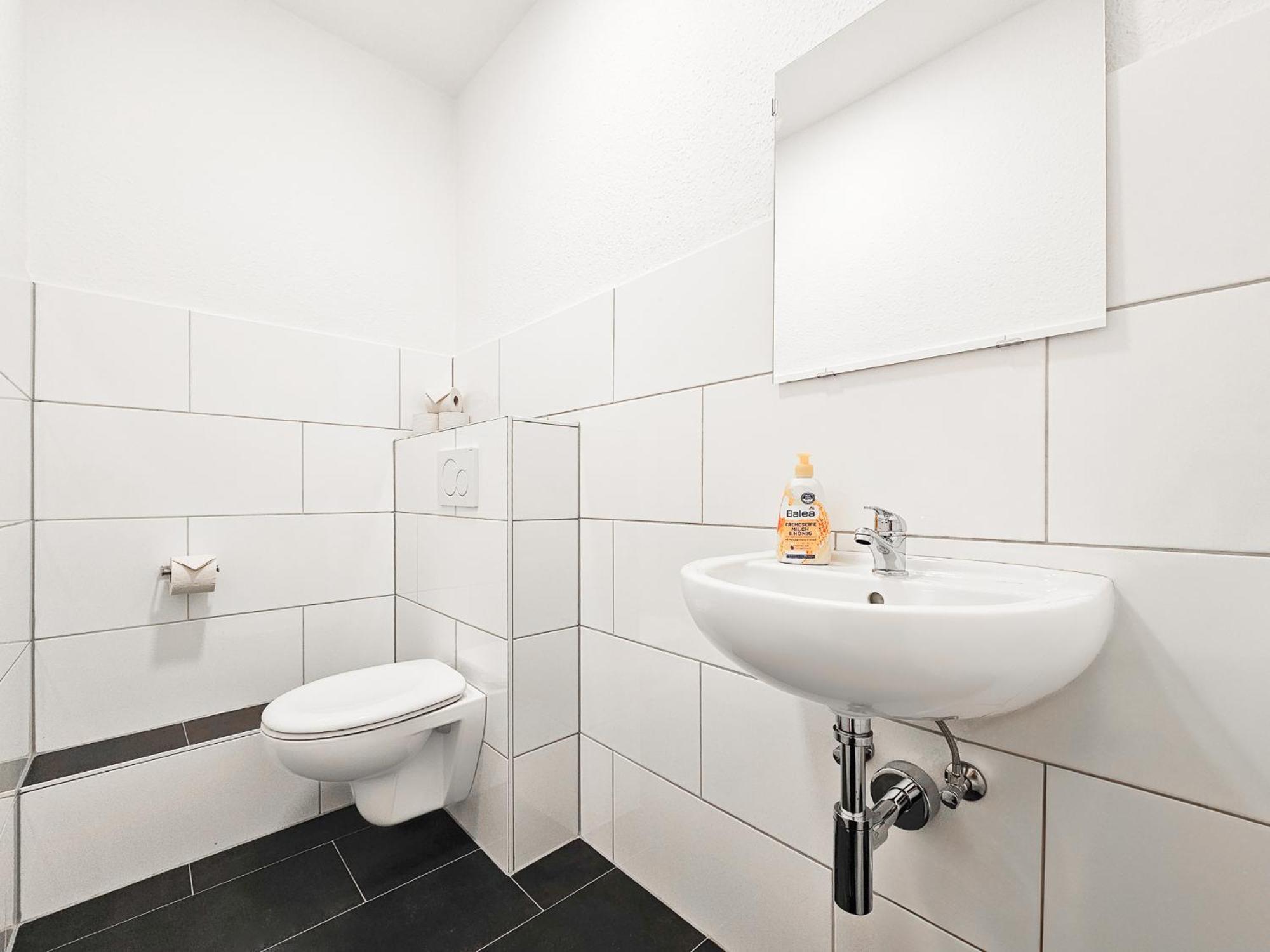 Raj Living - City Center Apartments With 5 Rooms - 10 Min Messe Dus Düsseldorf Eksteriør bilde