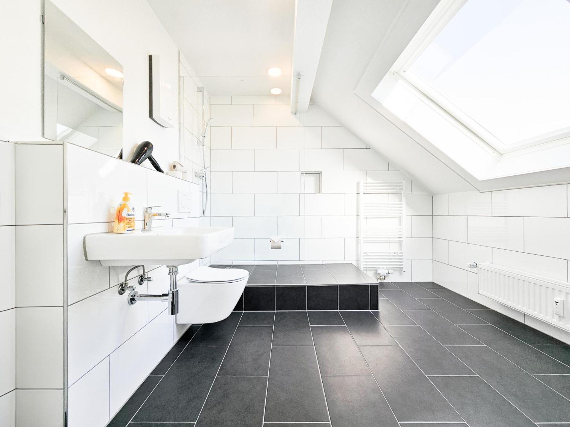 Raj Living - City Center Apartments With 5 Rooms - 10 Min Messe Dus Düsseldorf Eksteriør bilde