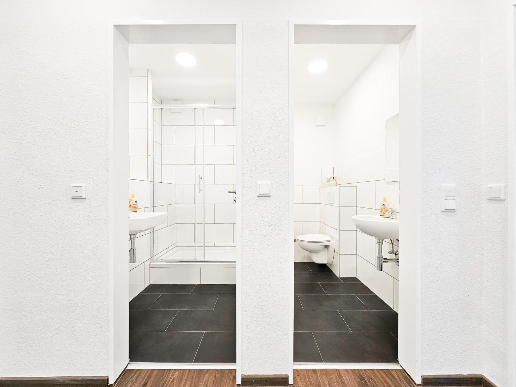 Raj Living - City Center Apartments With 5 Rooms - 10 Min Messe Dus Düsseldorf Eksteriør bilde