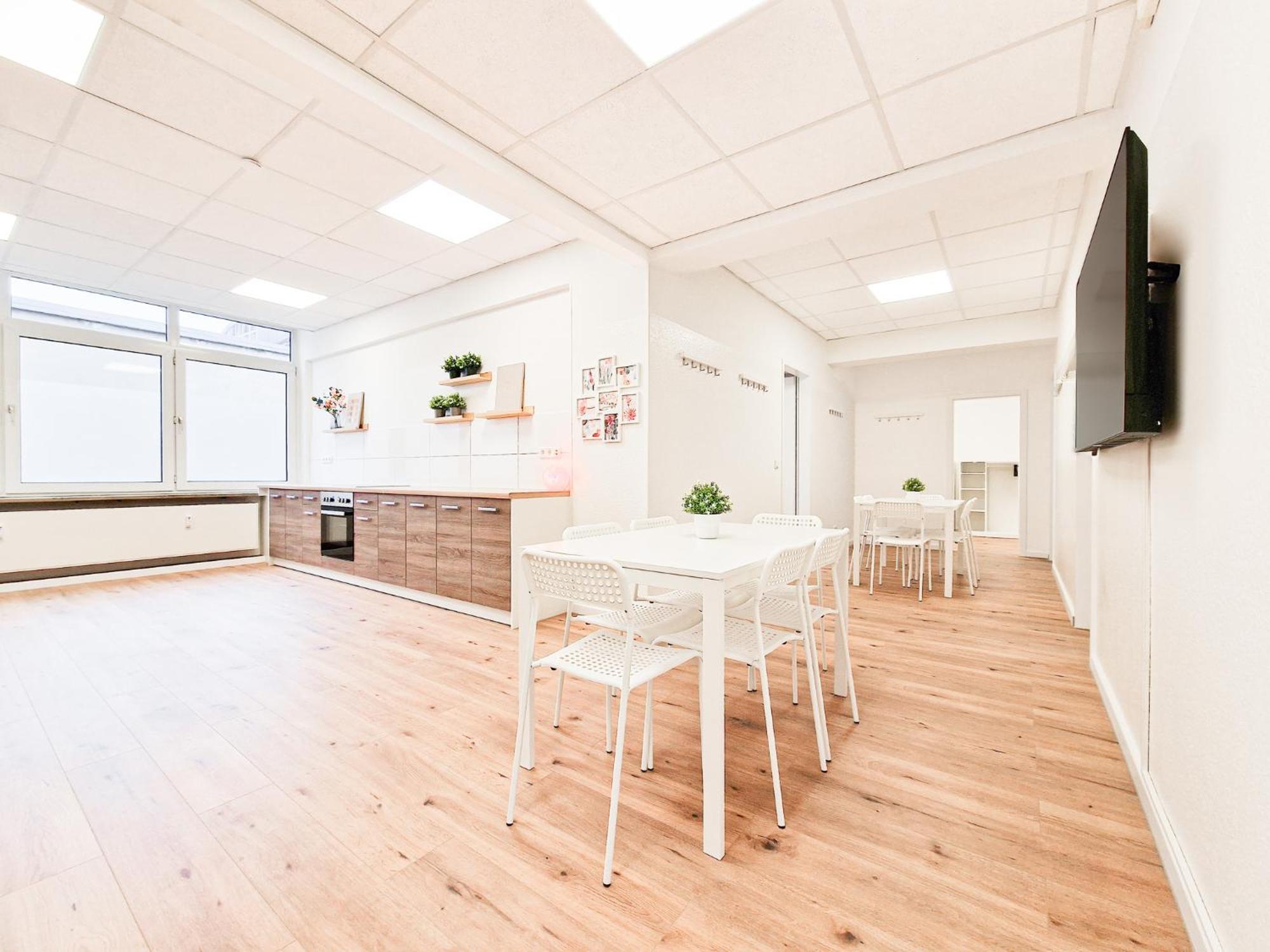 Raj Living - City Center Apartments With 5 Rooms - 10 Min Messe Dus Düsseldorf Eksteriør bilde